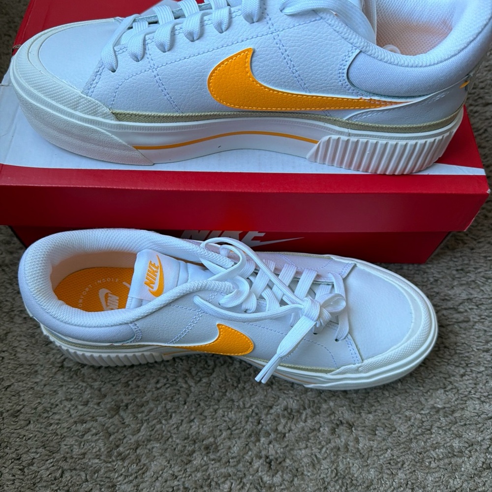 Nike Court Vision Low Premium Men's Size 10  Light Khaki/Sail Style HM9862 200